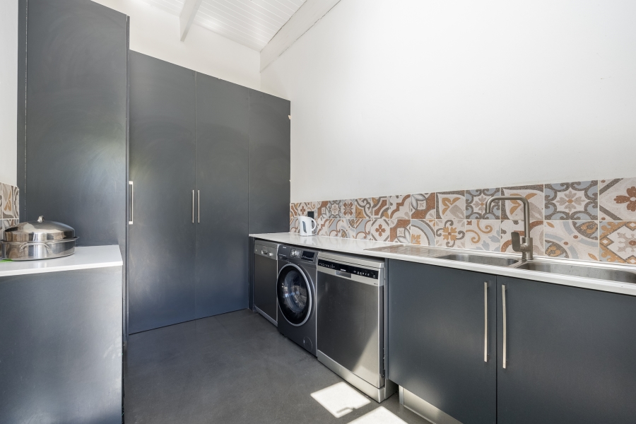 5 Bedroom Property for Sale in Elim Western Cape